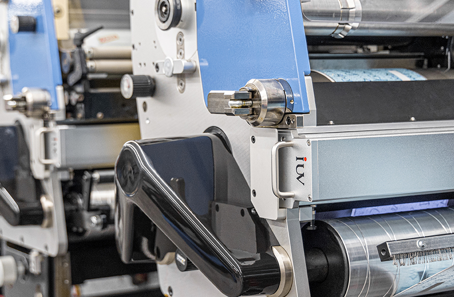 IUV IUV LED UV Curing system in Intermittent Offset Printing